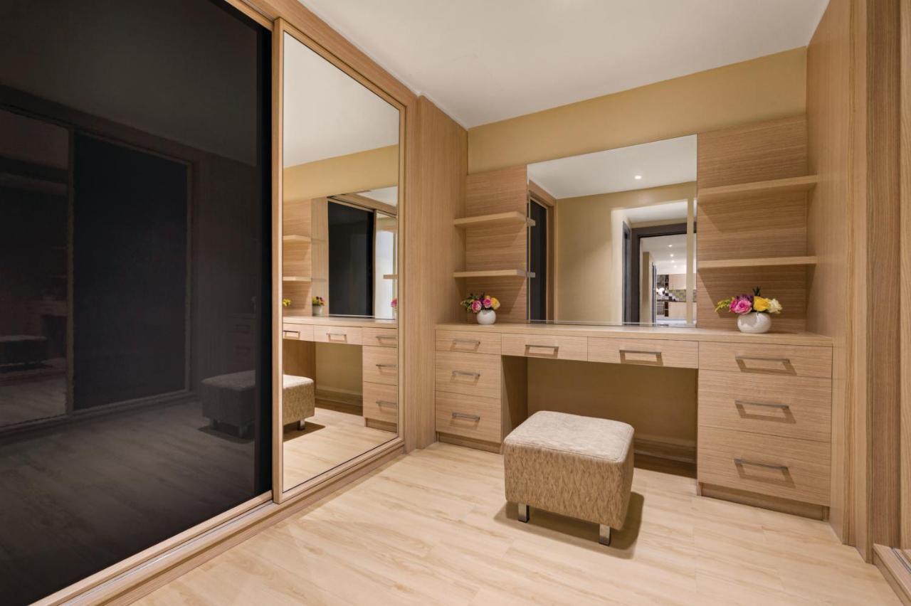 Готель Wyndham Doha West Bay Екстер'єр фото A dressing room