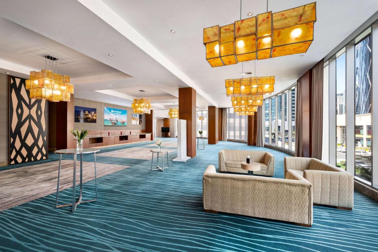 Готель Wyndham Doha West Bay Екстер'єр фото The Westin Convention Center