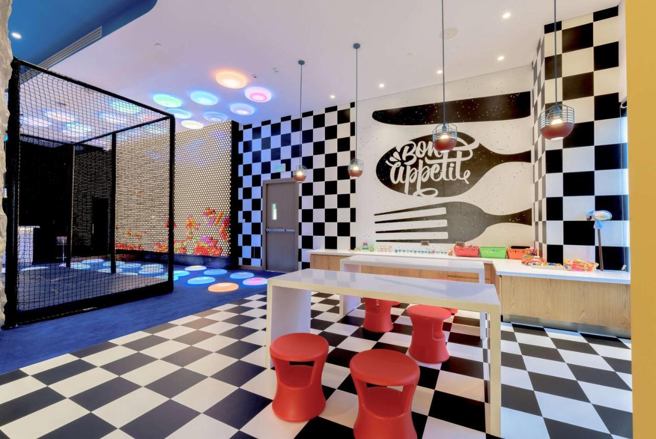Готель Wyndham Doha West Bay Екстер'єр фото The interior of a typical McDonald's PlayPlace